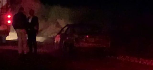 EKZEKUTIMI NË VLORË/ Gjendet makina e djegur e autorëve, brenda saj dhe kallashnikovi (FOTO)