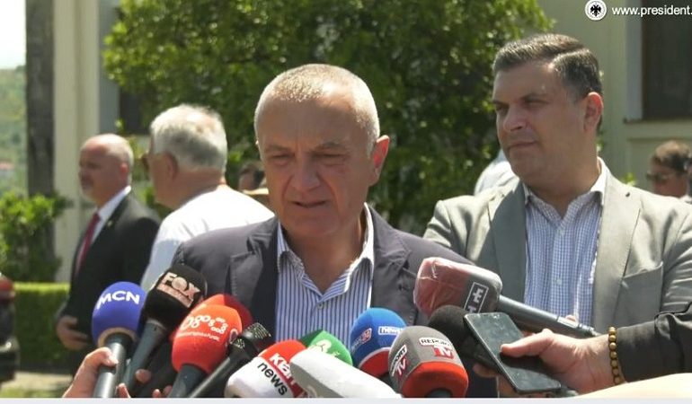 HABIT Ilir Meta nga Manastiri “Shën Vladimirit”: Zotit i falen të gjithë ata që s’dinë çfarë bëjnë