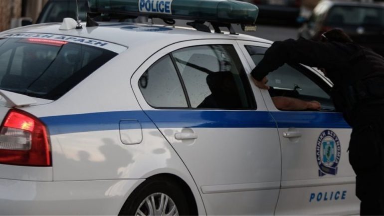 E RËNDË/ ritet me thikë në zemër ish-zyrtari grek, u gjet nga i vëllai i mbuluar në…