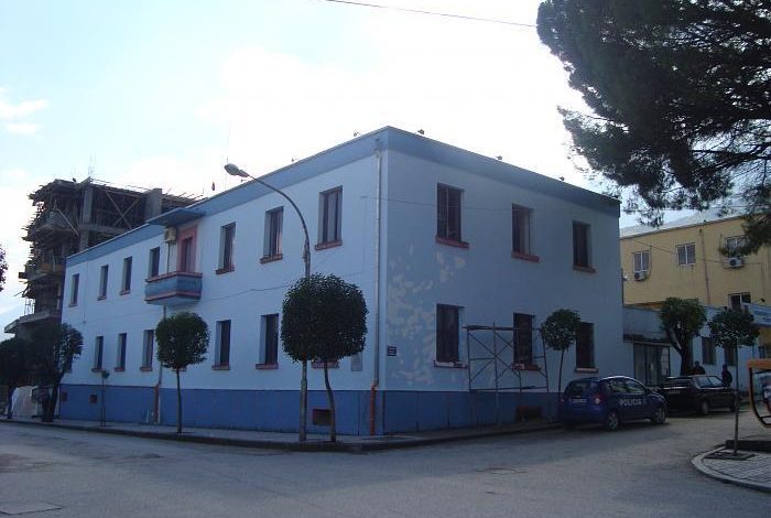 VODHËN 75 MIJË EURO NË NJË BANESË NË PËRMET/ Arrestohet 36-vjeçarja, në kërkim bashkëpunëtori