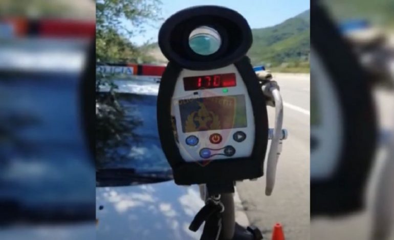DALIN PAMJET/ Radari kap makinën që “fluturonte” me 170 km/h në Tiranë-Elbasan