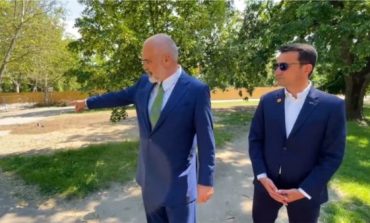 RAMA PUBLIKON VIDEON/ Busti i Gjergj Kastriot Skënderbeut, në parkun qendror të Budapestit