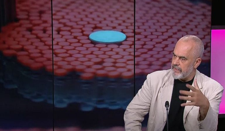 VAKSINIMI/ Rama flet në “France24”: Nuk ishim vetëm, por ishim në gjendje psikologjike të rënduar