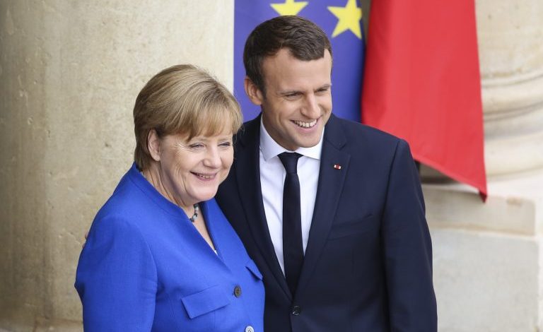 SAMITI I BRUKSELIT/ Merkel dhe Macron kritika Greqisë dhe vendeve të tjera të BE që hapën kufijtë për turistët…