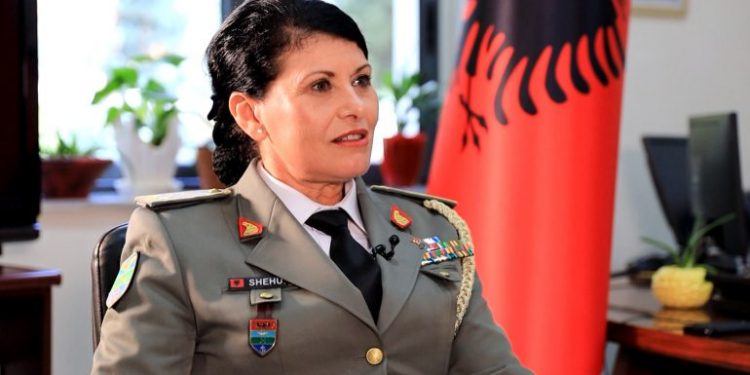 “UNIFORMËN E KAM TË SHENJTË”/ Flet Gjeneralja e parë shqiptare me dy yje shkruan historinë 109-vjeçare të ushtrisë