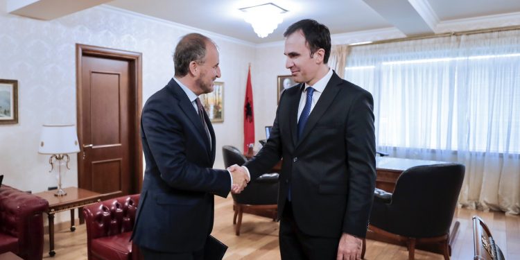 TAKIMI/ Soreca porosi kryeprokurorit Çela: Me rëndësi hetimet mbi pastrimin e parave