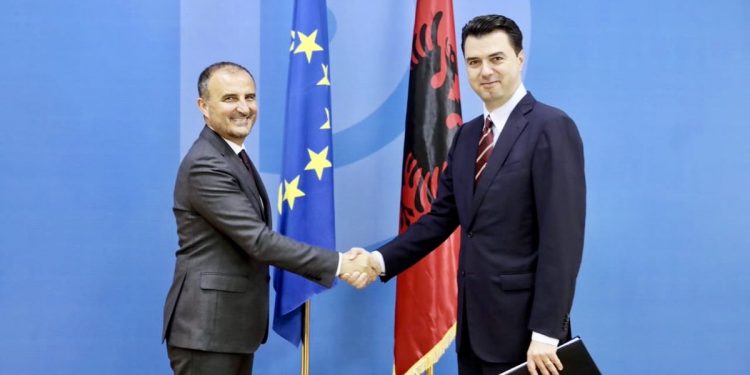 U RIZGJODH NË KRYE TË PD/ Soreca takim më Bashën: Diskutuam për situatën politike në Shqipëri