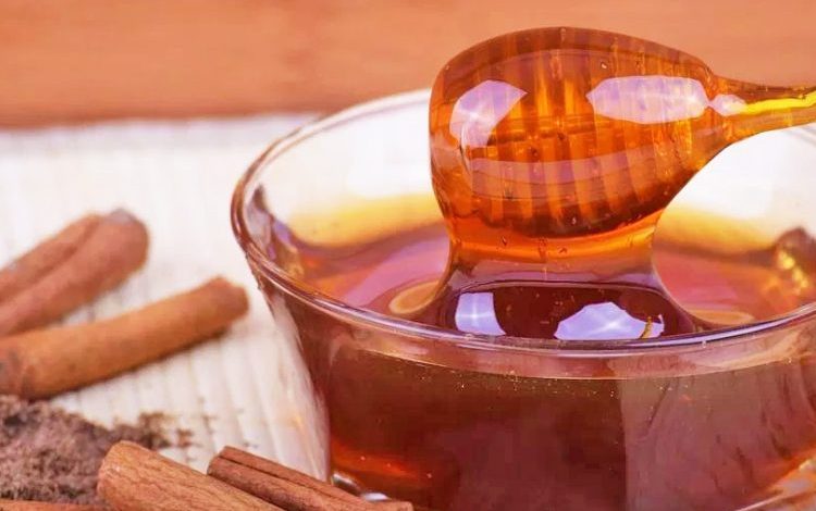 ÇDO DITË/ Kanellë me mjaltë për organizëm të fortë dhe trup në formë