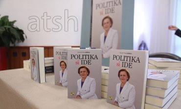 "POLITIKA SI IDE"/ Promovohet libri i Valentina Leskajt: Reflektim mbi çështjet që përballet shoqëria shqiptare