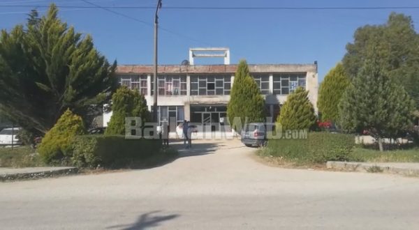 VRAU BASHKËFSHATARIN DHE I PLAGOSI TË BIRIN/ Del para Gjykatës autori i krimit në Lushnjë: Isha i dehur, dua gjykim të shkurtuar