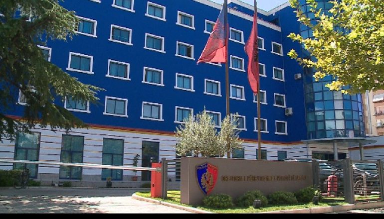 KOKAINË, PARA E DOKUMETE FALSE/ “Çmontohet” rrjeti kriminal që vepronte nga SHBA, në BE e Kosovë, 50 të arrestuar