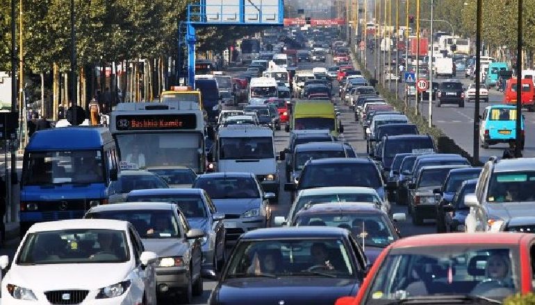 EKONOMI/ Hyn në fuqi ligji i ri për sigurimin e detyrueshëm TPL, ja çfarë parashikon