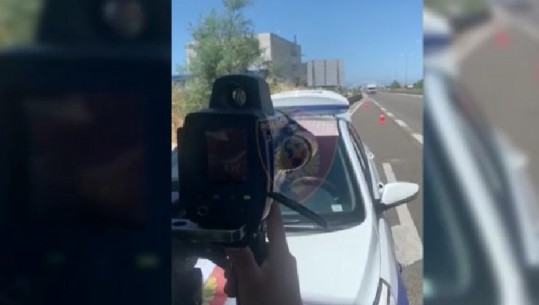 ME SHPEJTËSI “SKËTERRË” DHE MANOVRA TË RREZIKSHME…/ Ja sa shoferë ndëshkohen nga policia (VIDEO)