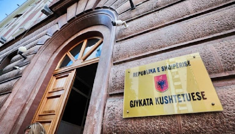 KUSHTETUESJA 7 VENDIME KUNDËR NË 4 MUAJ/ A do t’i tërheqin Meta-Berisha-Basha akuzat kundër reformës në drejtësi?
