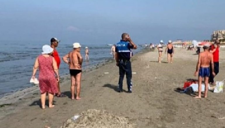 E RËNDË/ Mbytet një pushuese në Velipojë, deti me dallgë rrezikon jetën e… (EMRI)