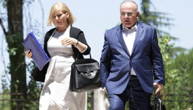 VETTINGU/ KPK shkarkon nga detyra gjyqtaren Zegjine Sollaku, gruan e ish-Prokurorit Theodhori Sollaku