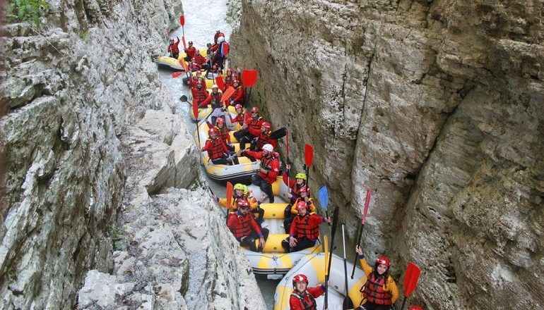 MES TYRE EDHE VJOSA/ Corriere della Sera: 15 vende ku mund të bëni rafting në Europë