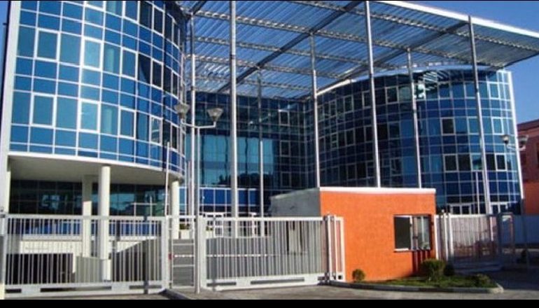 KRIMI EKONOMIK/ SPAK aksion në zyrat e qendrore të hipotekës në Tiranë, 3 të ndaluar