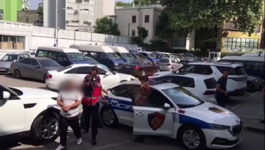 OPERCIONI PËR PRONAT NË KADASTËR/ PAMJET gjatë shoqërimit të të arrestuarve në polici