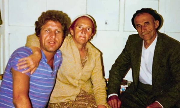 PUBLIKON FOTON ME PRINDËRIT/ Behgjet Pacolli: Mos harroni nga vini, kush ishit dhe çfarë kaluat