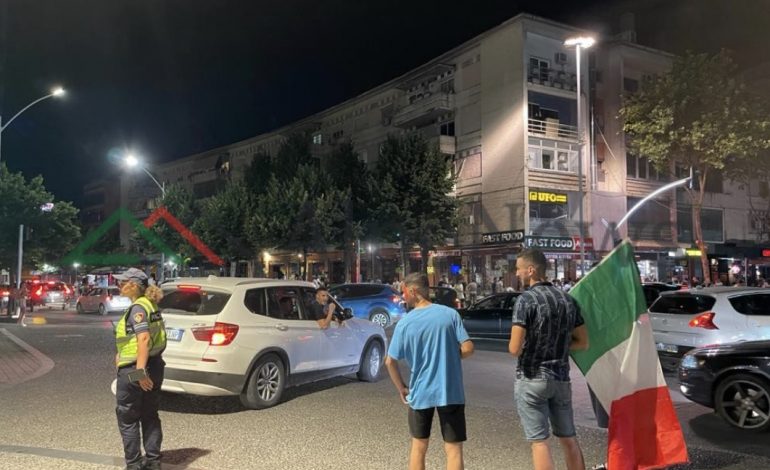 ITALIA KAMPIONE E EUROPËS/ Shihni festimet e tifozëve në TIRANË