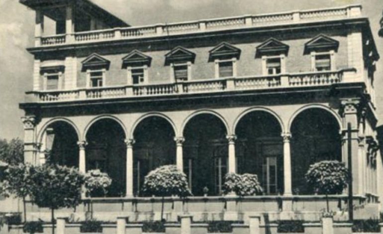 DOSSIER/ Diskutimi i Enverit në mbledhjen me shkrimtarët dhe artistët në ’65-ën