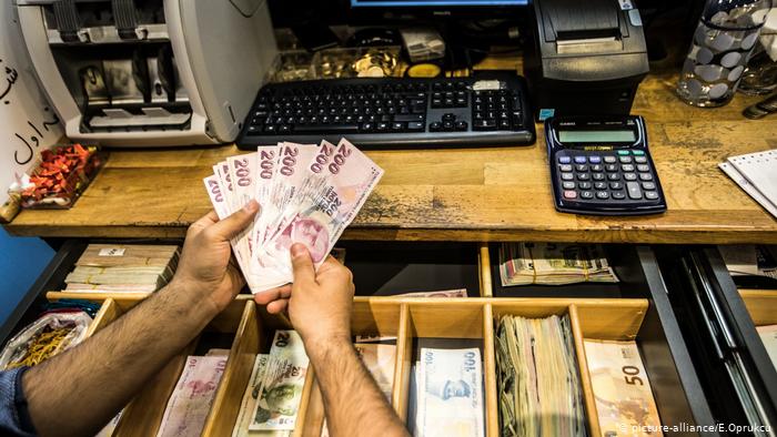 TURQI/ Politika monetare e Erdoganit nxit inflacion rekord