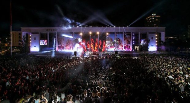 KONCERT TEK “SHESHI SKENDERBEJ”/ Veliaj: Mbrëmjet në Tirana Fan Zone s’kanë përfunduar! Sot Aurela Gaçe…