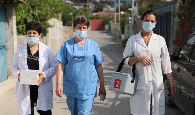 LAJM I MIRË/ Vaksina tashmë do t’u vijë në shtëpi, çdo qytetar do të vaksinohet pranë vendbanimit