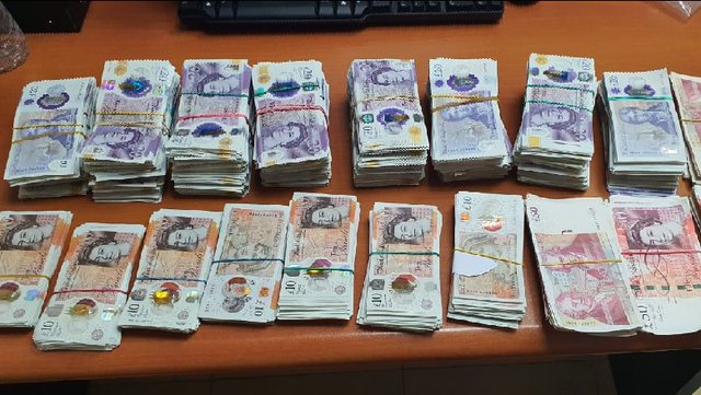 SEKUESTROHEN 94 MIJË PAUND NË KAKAVIJË/ Fundoset 49 vjeçari