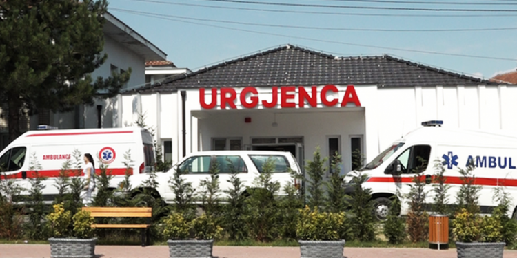 SHPALLET GJENDJE E JASHTËZAKONSHME/ Helmim masiv nga uji, 884 persona në spital dhe 2 të vdekur në Deçan