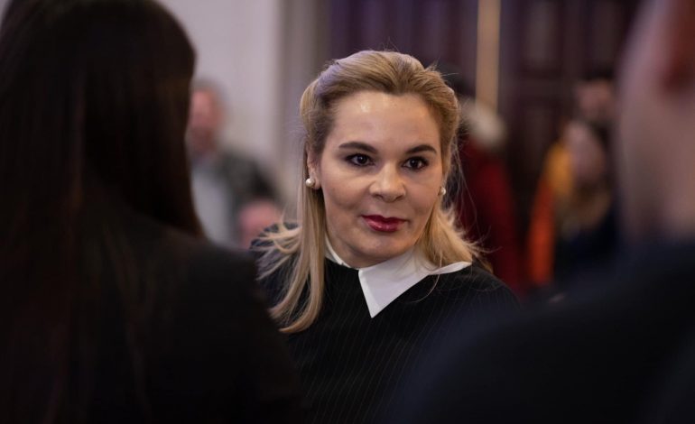 ÇFARË PO NDODH? Qetësia e pazakontë e Monika Kryemadhit. Nuk uron as BAJRAMIN, 3 muaj pa REAGIM