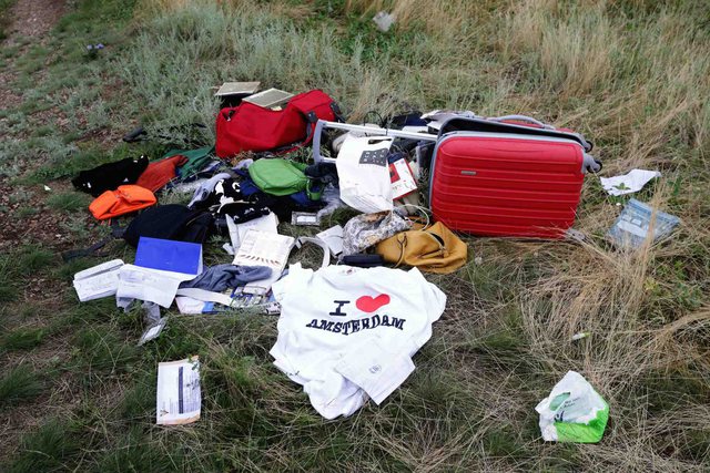 NDODH EDHE KJO/ Çanta me 8 kg drogë bie nga avioni mbi një çati shtëpie, piloti…