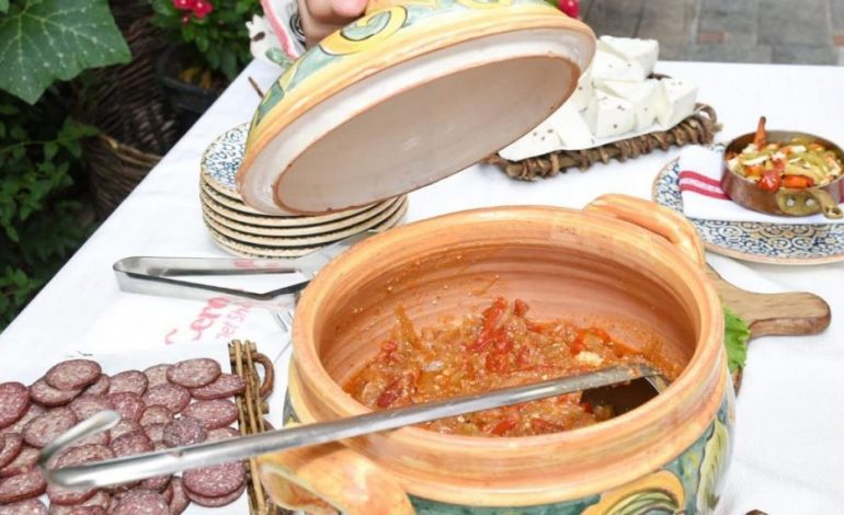 RIKTHEHET “FESTA E FËRGESËS”/ Veliaj jep lajmin e mirë: Kalaja e Tiranës do zgjerohet me…