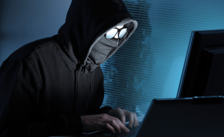 PRESIDENTI I UKRAINËS BIE PRE E SULMIT KIBERNETIK/ Hackerat i sulmojne faqen e internetit