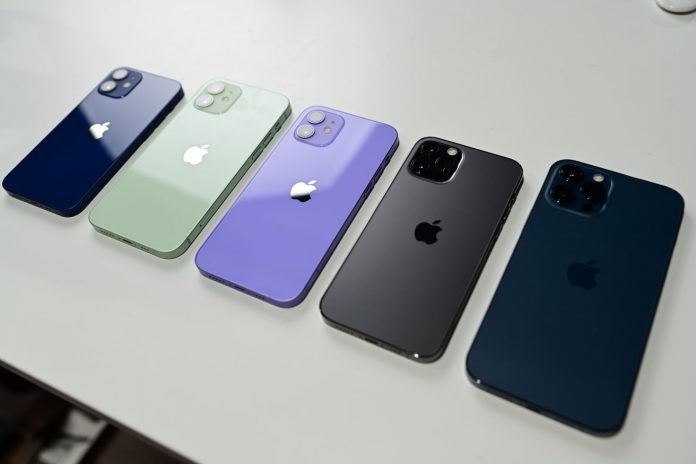 TJETËR RISI/ Apple e gatshme të rrisë prodhimin e iPhone 13