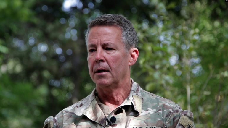 AKT SIMBOLIK/ Gjenerali amerikan jep dorëheqjen nga komanda në Afganistan