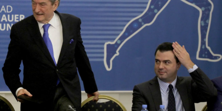 DEKLARATA E KIM PËR BERISHËN/ Demokratët “shpërthejnë” ndaj Bashës: Copë mishi me dy sy, na le në opozitë
