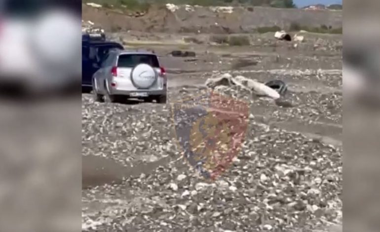 GËRRYEN SHTRATIN E LUMIT MAT/ Arrestohet pronari i ekskavatorit, nën hetim shoferët e kamionëve