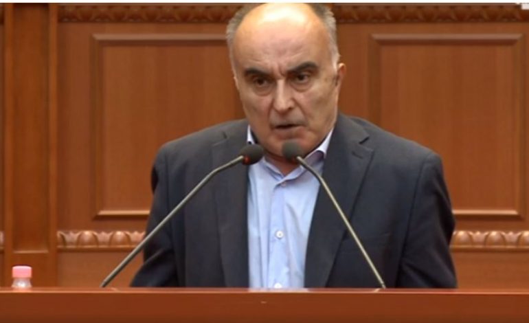 “SHFRENOHET” deputeti i opozitës: Brukseli me dy fytyra, me kë talleni ju mër langaraqë, pa b**kë ishit