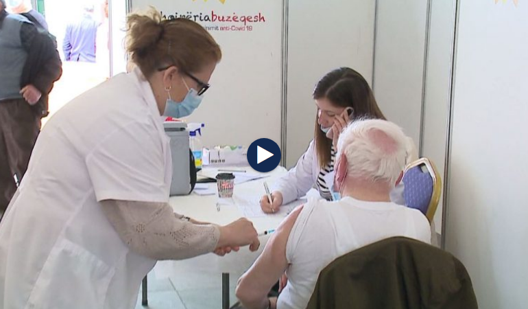 BIE INTERESI PËR VAKSINIME/ Delta po përhapet, Thirrje të rinjve: Vaksinohuni në ditën e hapur