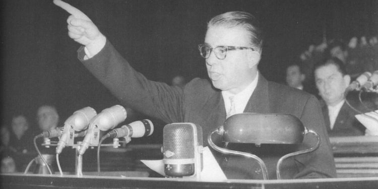 DOSSIER/ Enver Hoxha në mbledhjen e Byrosë Politike: Ti Ramadan Xhangolli je një fodull i rrezikshëm…