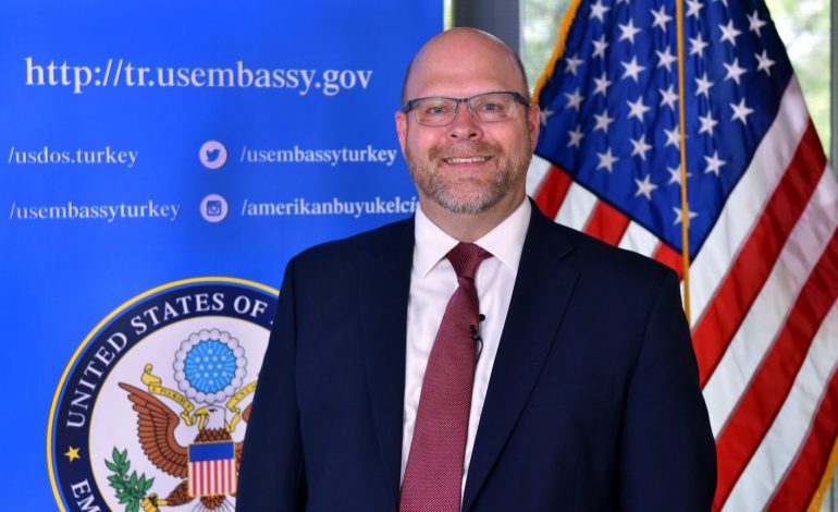 AKTUALISHT NË TURQI/ Biden emëron diplomatin Jeffrey M. Hovenier për postin e ambasadorit të ardhshëm në Kosovë
