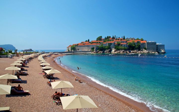 KORONAVIRUSI/ Certifikatë vaksinimi dhe test negativ për të hyrë në restorant, Mali i Zi miraton masa të reja