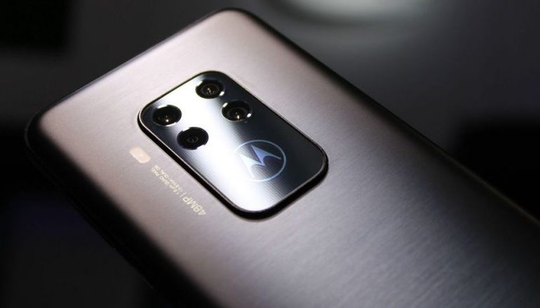 KARIKUES PA TELA/ Njihuni me risinë e fundit që do të sjellë Motorola