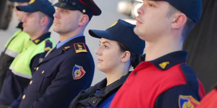 TENDERAT E UNIFORMAVE/ Ja çfarë u vendos për 8 zyrtarët e Ministrisë së Brendshme
