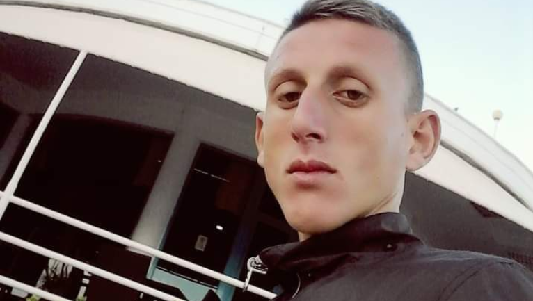HUMBI JETËN NGA SHPËRTHIMI I GOMËS SË KAMIONIT/ Flasin fqinjët e të riut: Djalë model, punonte e mësonte…
