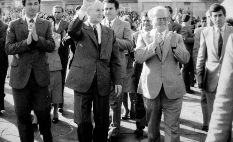 DOSSIER/ Mbledhja sekrete e Byrosë, korrik ’90. Irritimi i Ramiz Alisë: Po pse nuk shkruani…