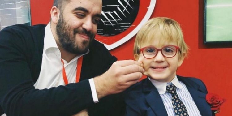 ZAHO MBUSH 7 VJEÇ SOT/ Greg Rama publikon PAMJE nga festa e ditëlindjes
