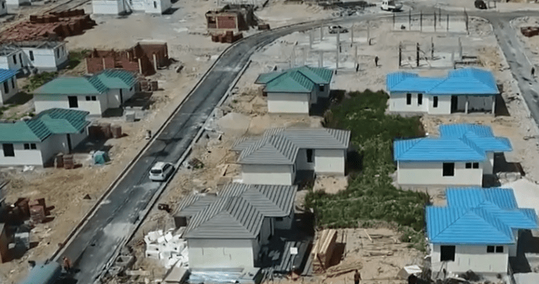 U SHKATËRRUAN NGA TËRMETI/ Rama publikon pamjet nga shtëpitë e rindërtuara në Bubq (VIDEO)